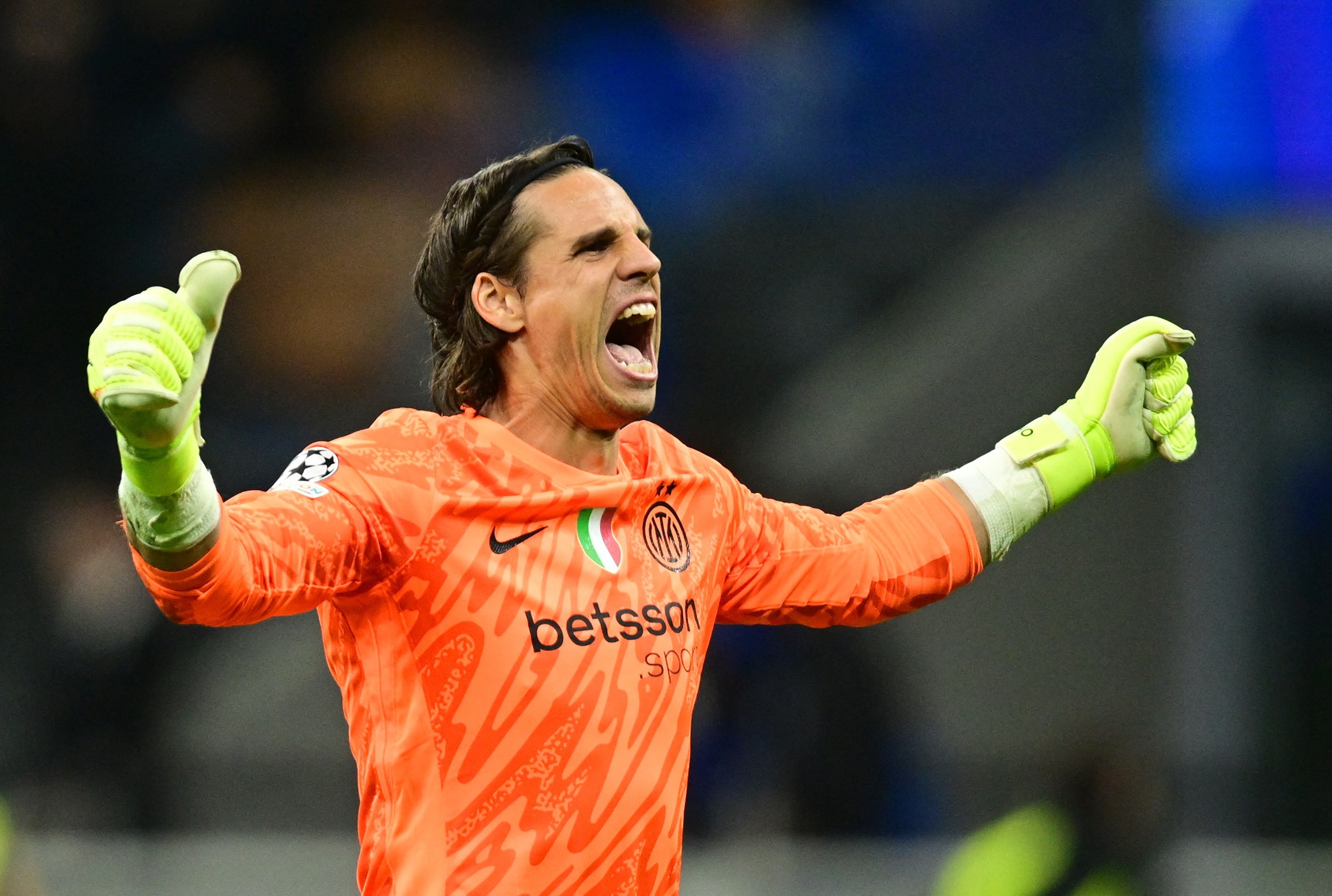 足球直播-意天空记者：索默未来仍不明确，国米在寻找新的主力门将